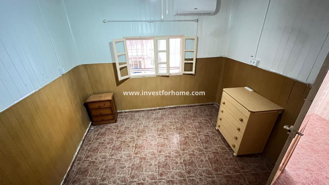 Sale - Apartment - Torrevieja - Centro