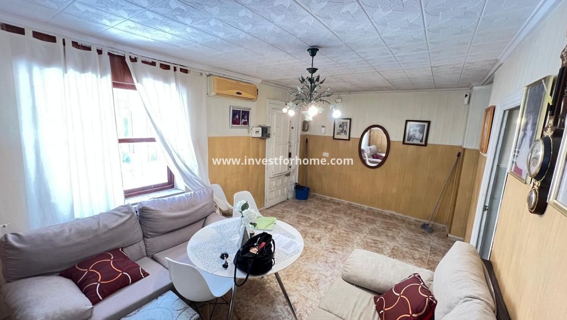 Sale - Apartment - Torrevieja - Centro