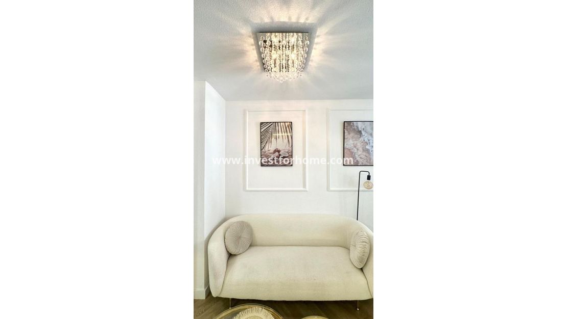 Sale - Apartment - Torrevieja - Centro