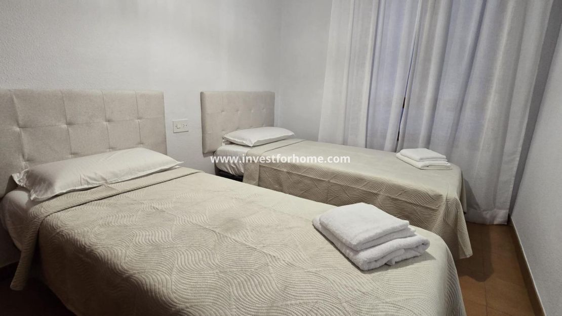 Sale - Apartment - Torrevieja - Centro