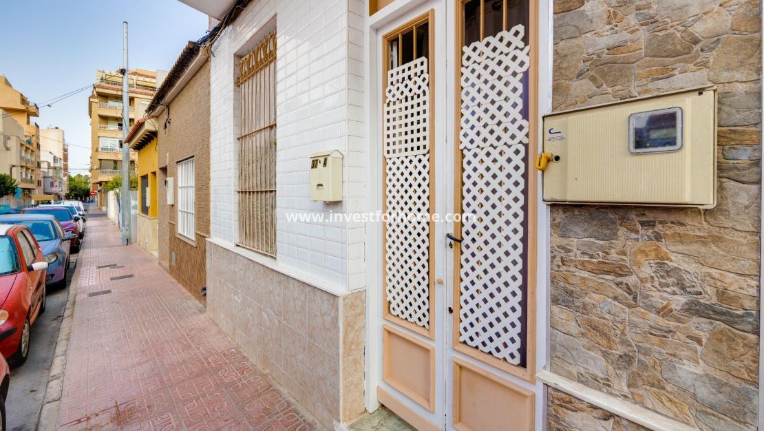 Sale - Apartment - Torrevieja - Centro