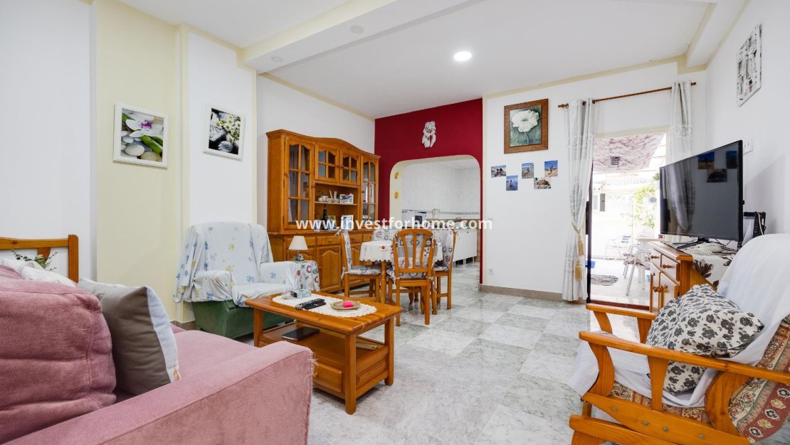 Sale - Apartment - Torrevieja - Centro