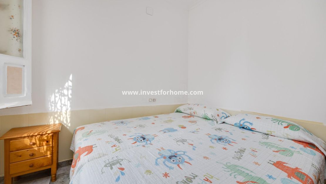 Sale - Apartment - Torrevieja - Centro