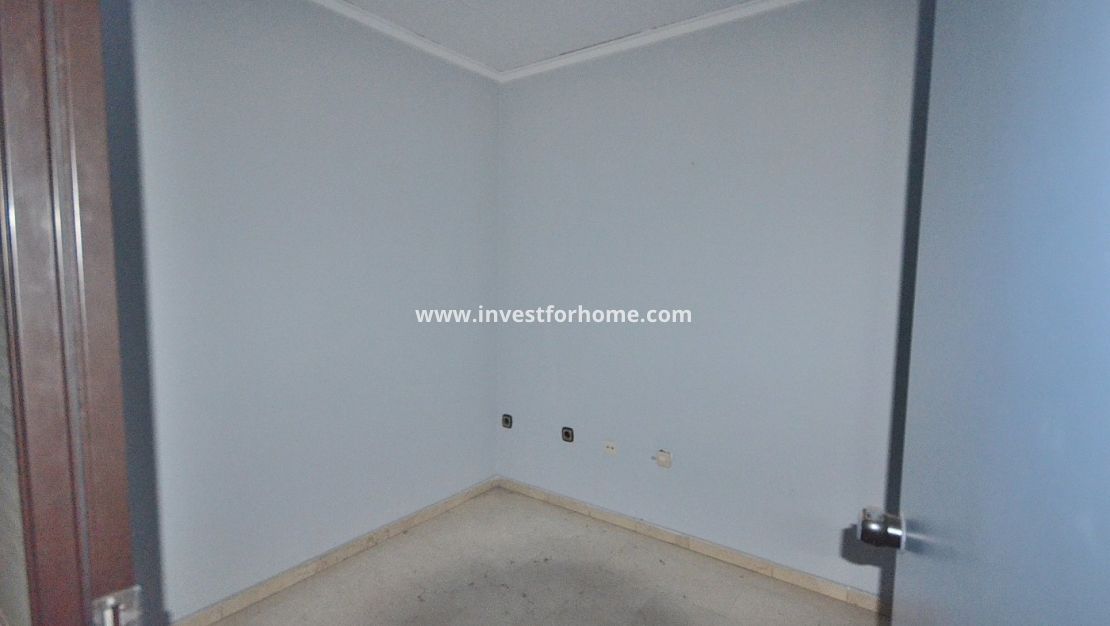 Sale - Apartment - Torrevieja - Centro