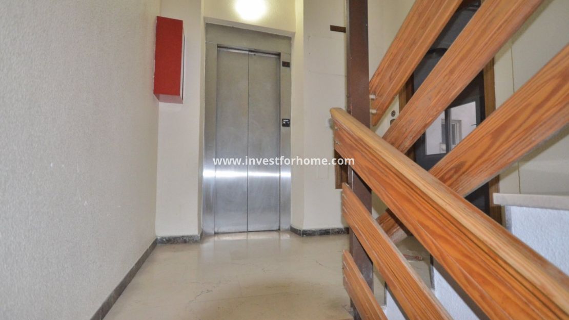 Sale - Apartment - Torrevieja - Centro