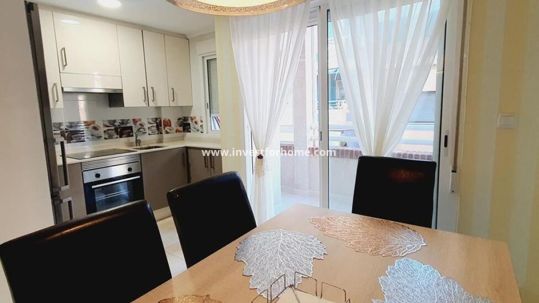 Sale - Apartment - Torrevieja - Centro