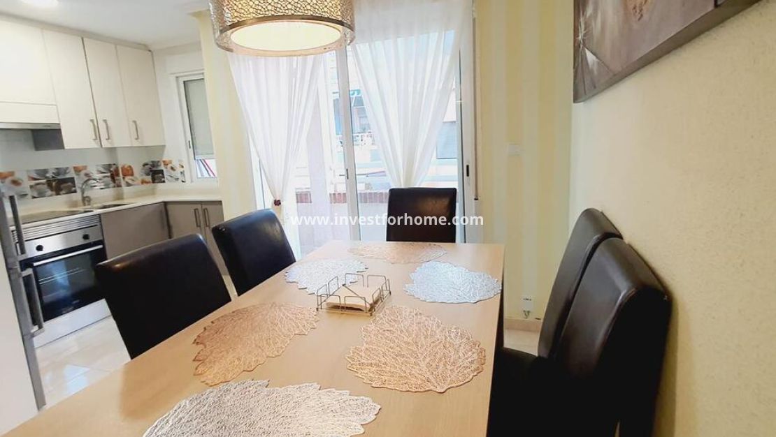 Sale - Apartment - Torrevieja - Centro