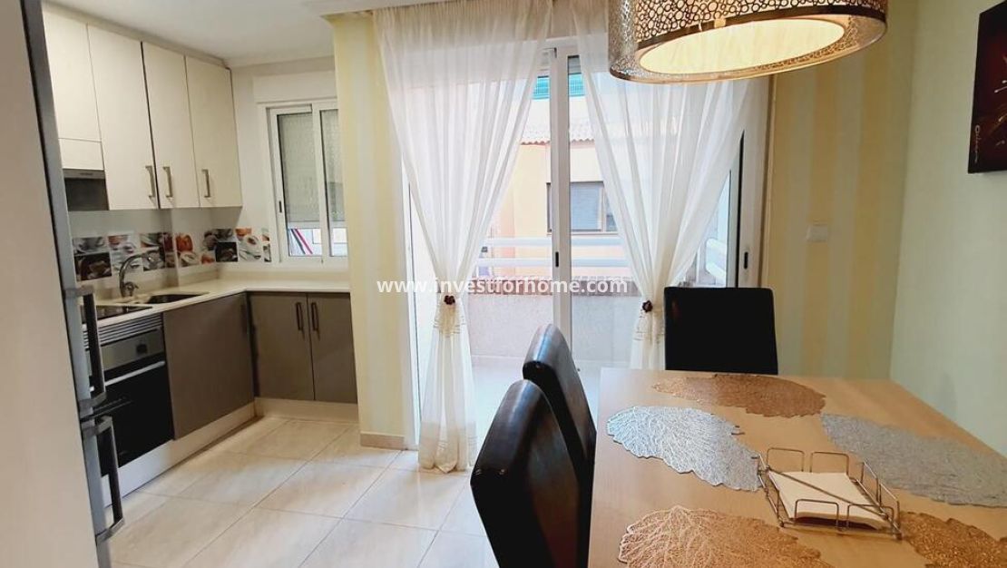 Sale - Apartment - Torrevieja - Centro