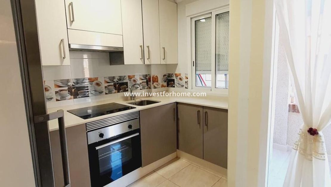 Sale - Apartment - Torrevieja - Centro