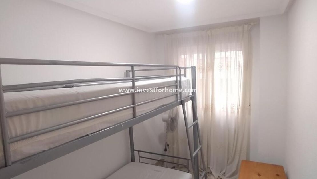 Sale - Apartment - Torrevieja - Centro