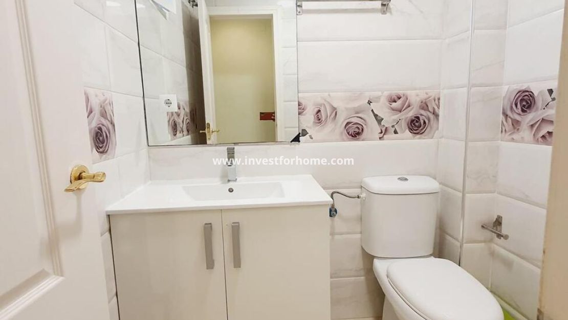 Sale - Apartment - Torrevieja - Centro