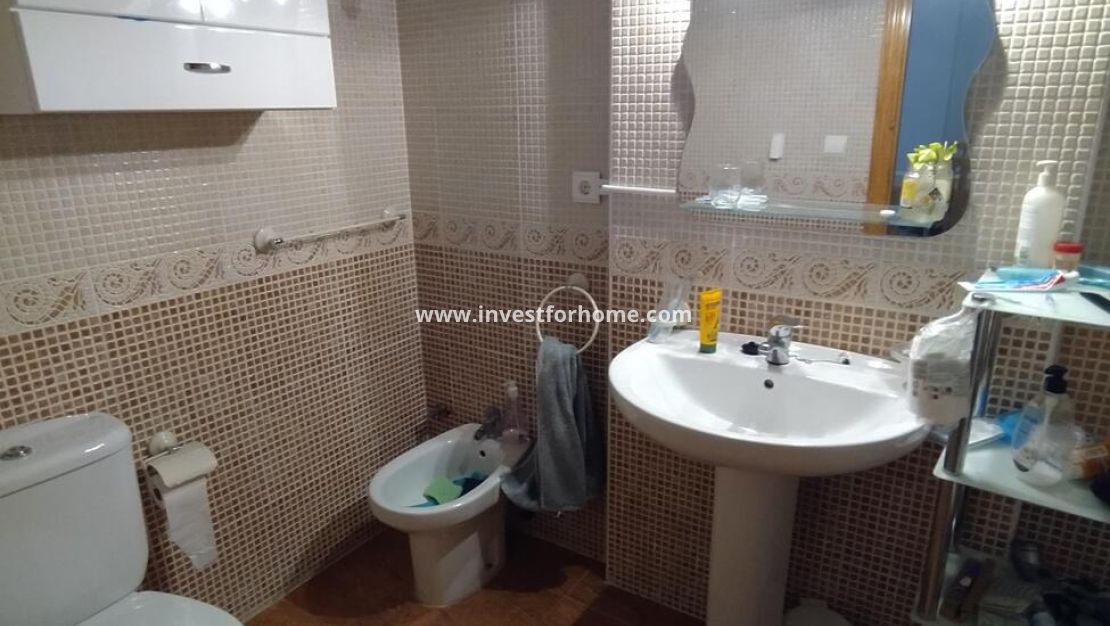 Sale - Apartment - Torrevieja - Centro
