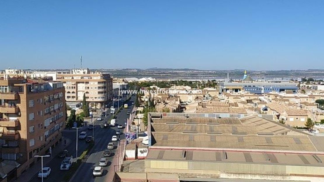 Sale - Apartment - Torrevieja - Centro