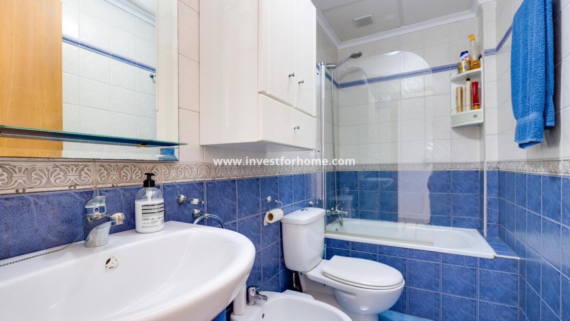 Sale - Apartment - Torrevieja - Centro