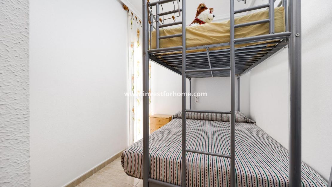 Sale - Apartment - Torrevieja - Centro