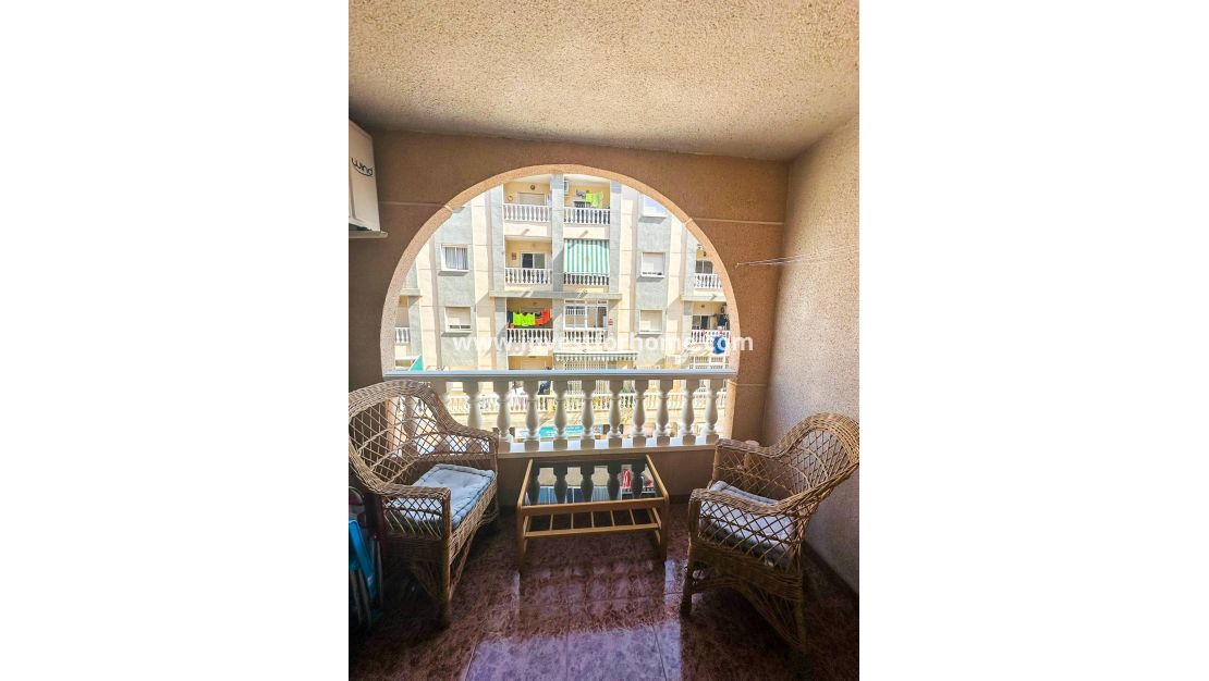 Sale - Apartment - Torrevieja - Centro