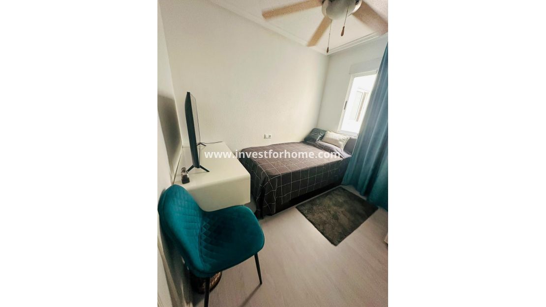 Sale - Apartment - Torrevieja - Centro