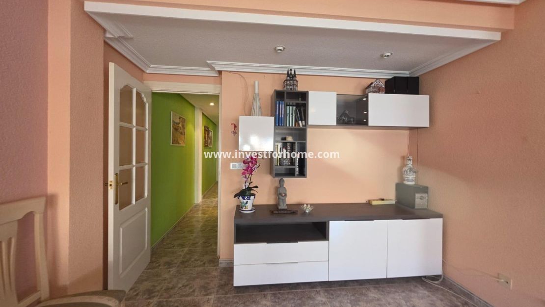 Sale - Apartment - Torrevieja - Centro