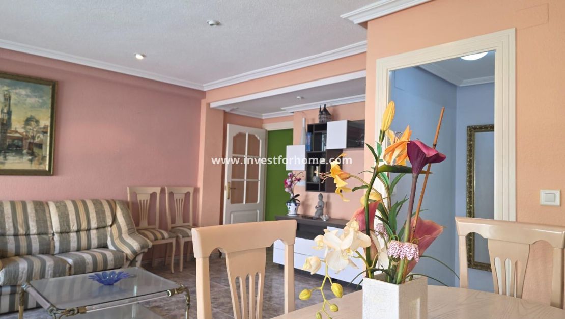 Sale - Apartment - Torrevieja - Centro