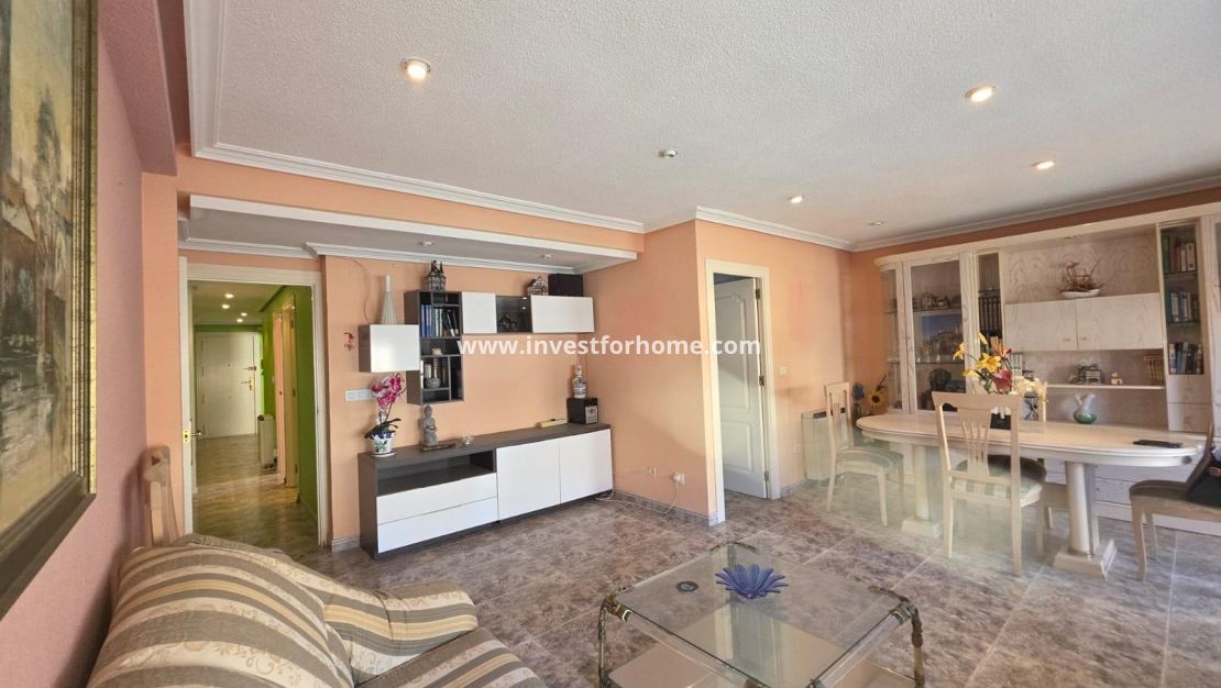 Sale - Apartment - Torrevieja - Centro