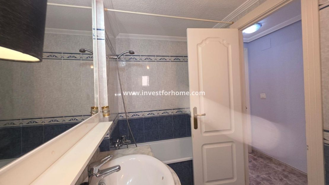 Sale - Apartment - Torrevieja - Centro