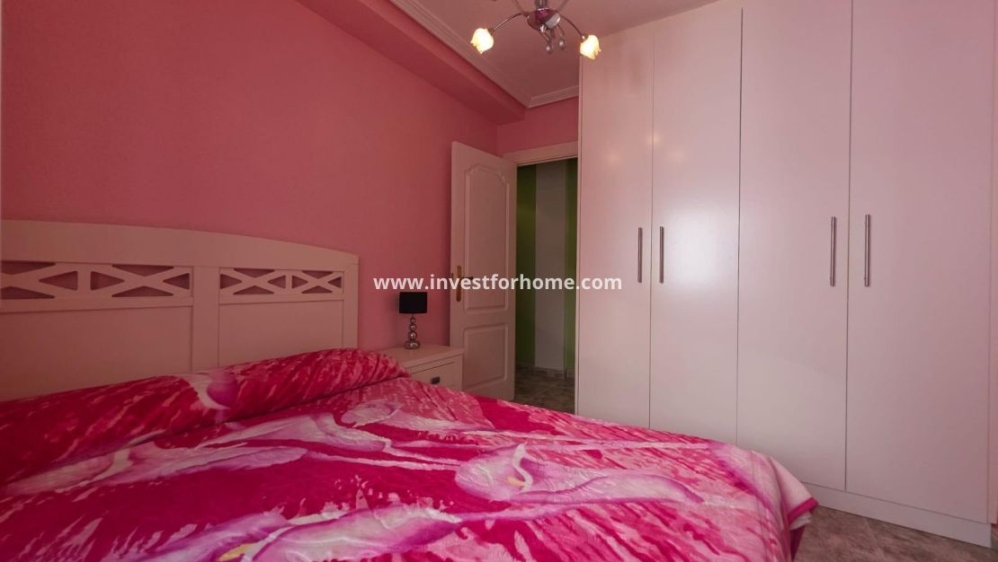 Sale - Apartment - Torrevieja - Centro