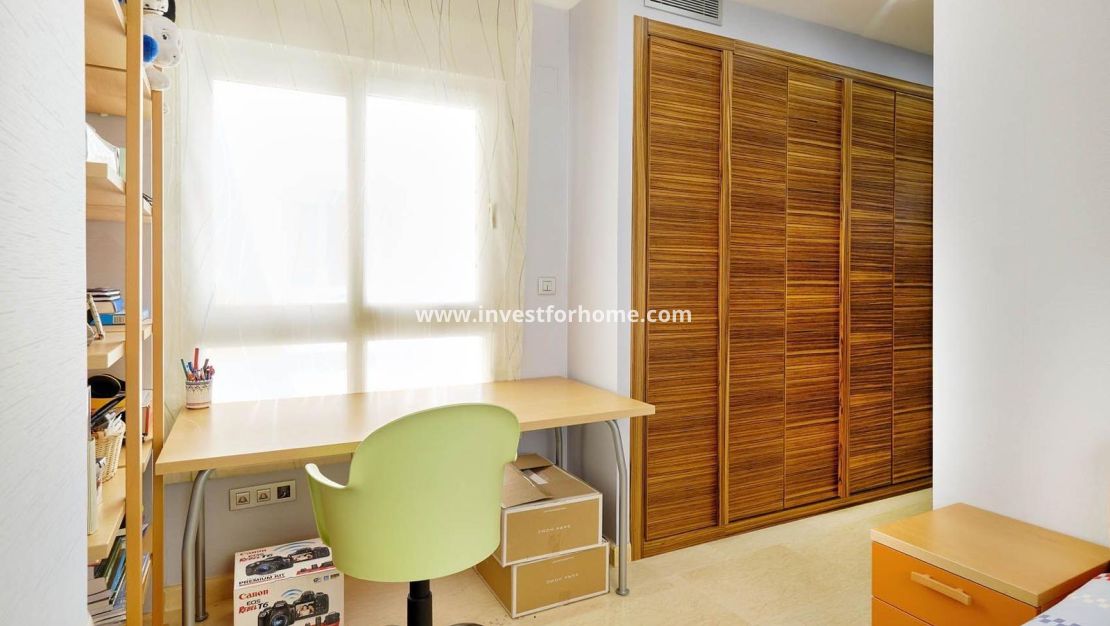 Sale - Apartment - Torrevieja - Centro