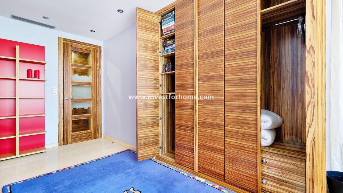 Sale - Apartment - Torrevieja - Centro