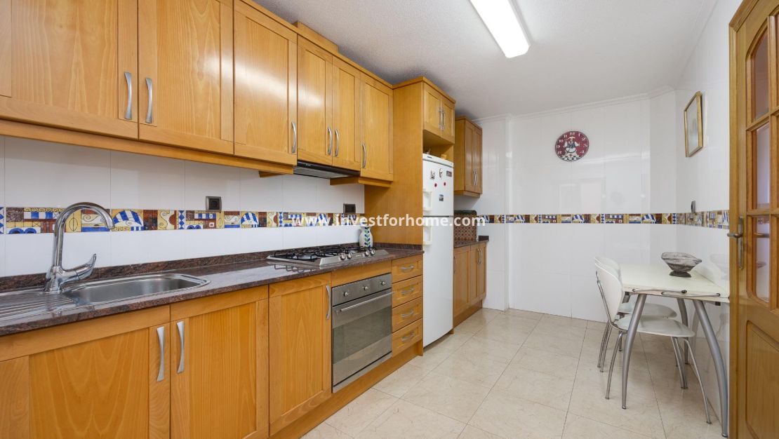 Sale - Apartment - Torrevieja - Centro