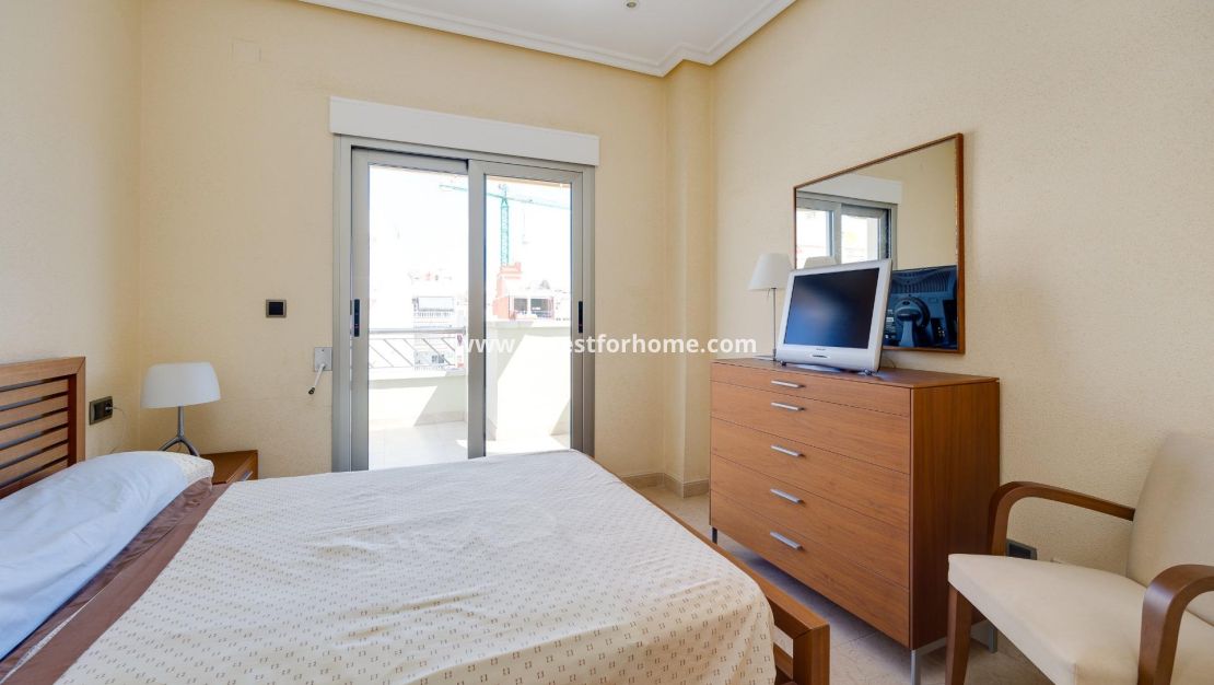 Sale - Apartment - Torrevieja - Centro