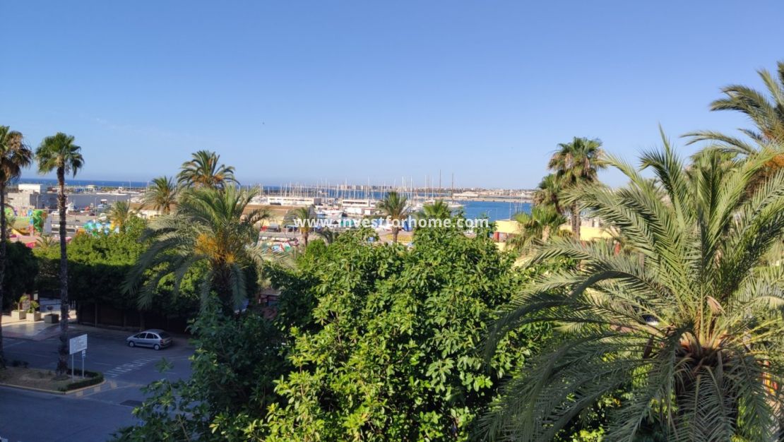 Sale - Apartment - Torrevieja - Centro