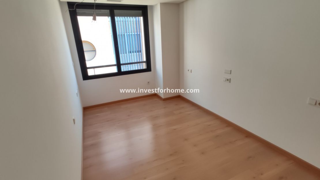 Sale - Apartment - Torrevieja - Centro