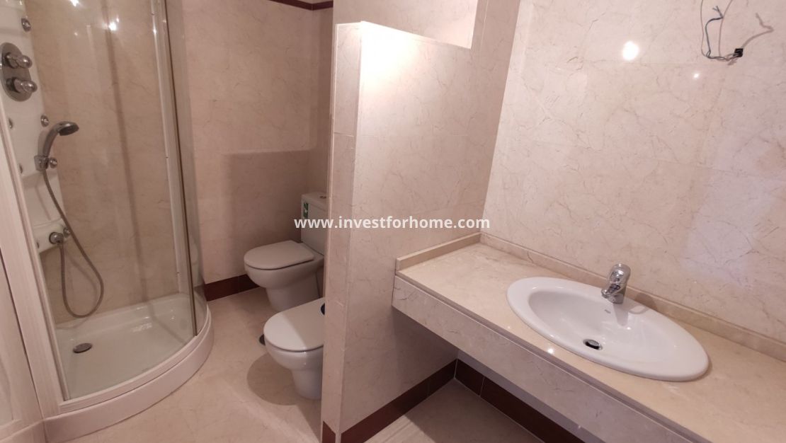 Sale - Apartment - Torrevieja - Centro