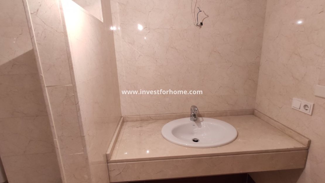 Sale - Apartment - Torrevieja - Centro