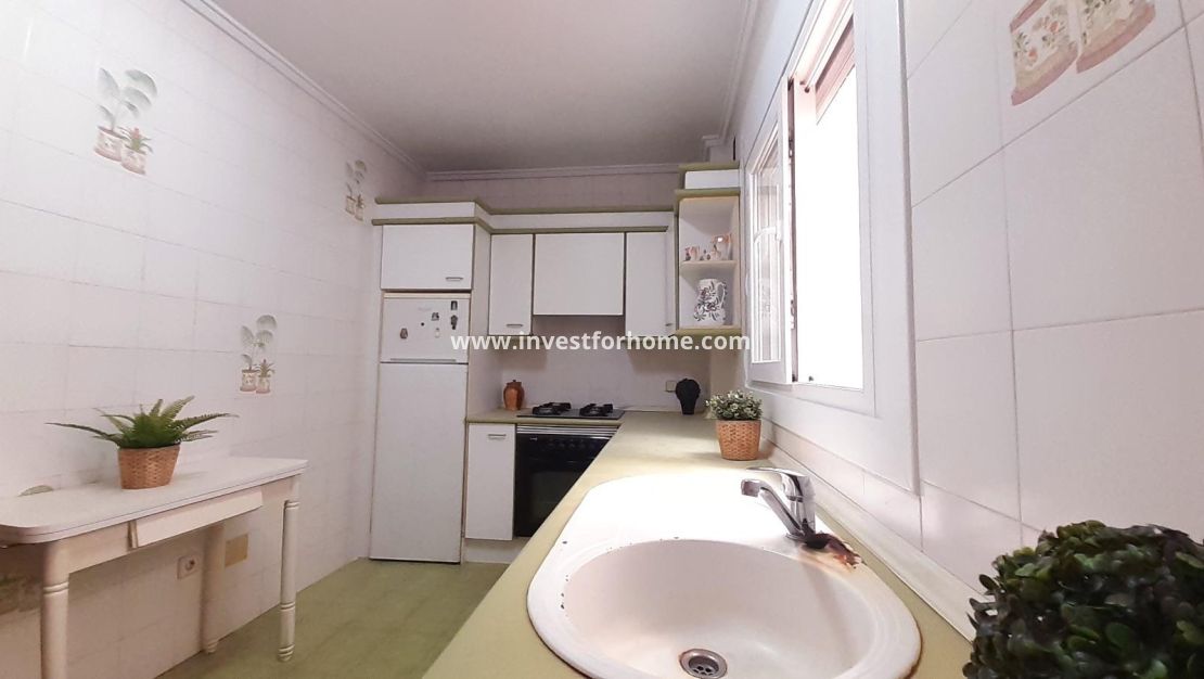 Sale - Apartment - Torrevieja - Centro