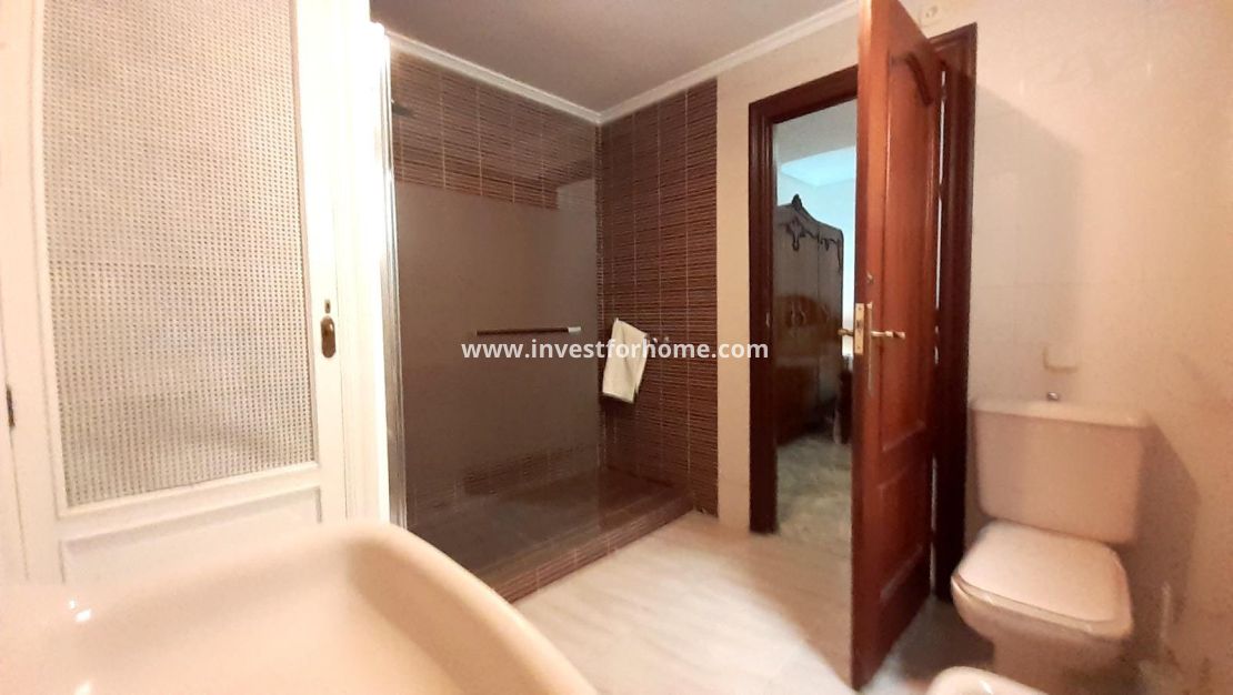 Sale - Apartment - Torrevieja - Centro