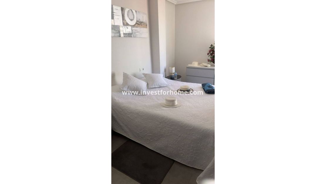 Sale - Apartment - Torrevieja - Centro