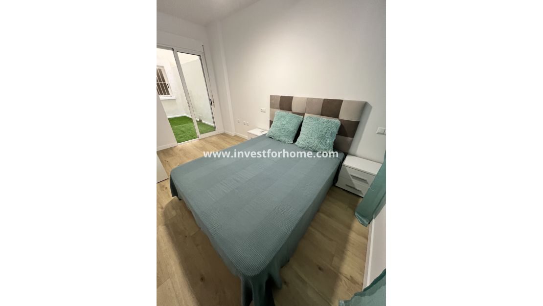 Sale - Apartment - Torrevieja - Centro
