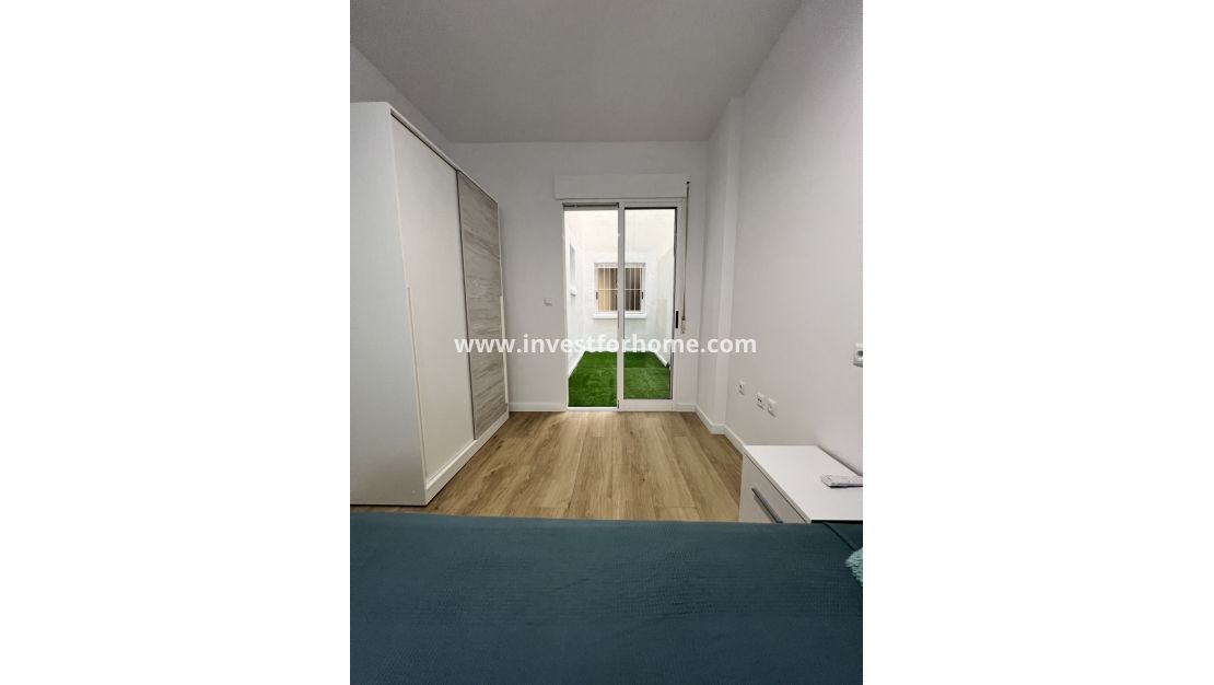Sale - Apartment - Torrevieja - Centro