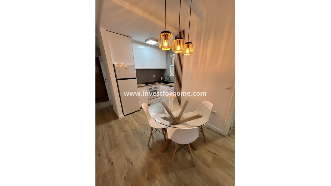 Sale - Apartment - Torrevieja - Centro