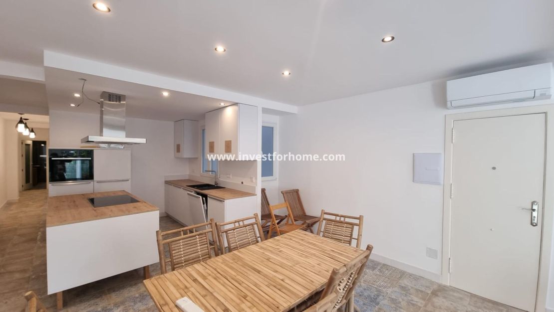 Sale - Apartment - Torrevieja - Centro