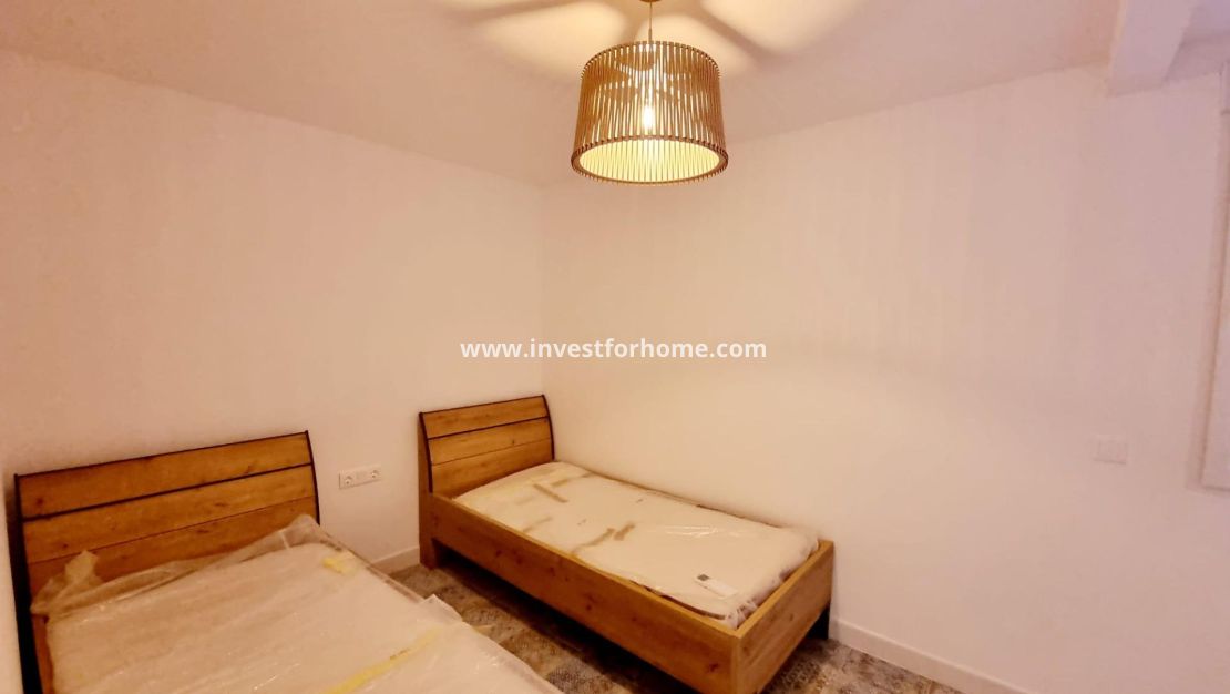 Sale - Apartment - Torrevieja - Centro