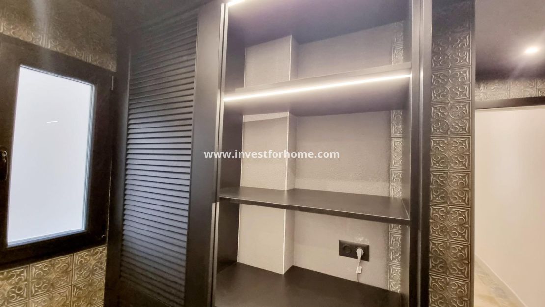 Sale - Apartment - Torrevieja - Centro