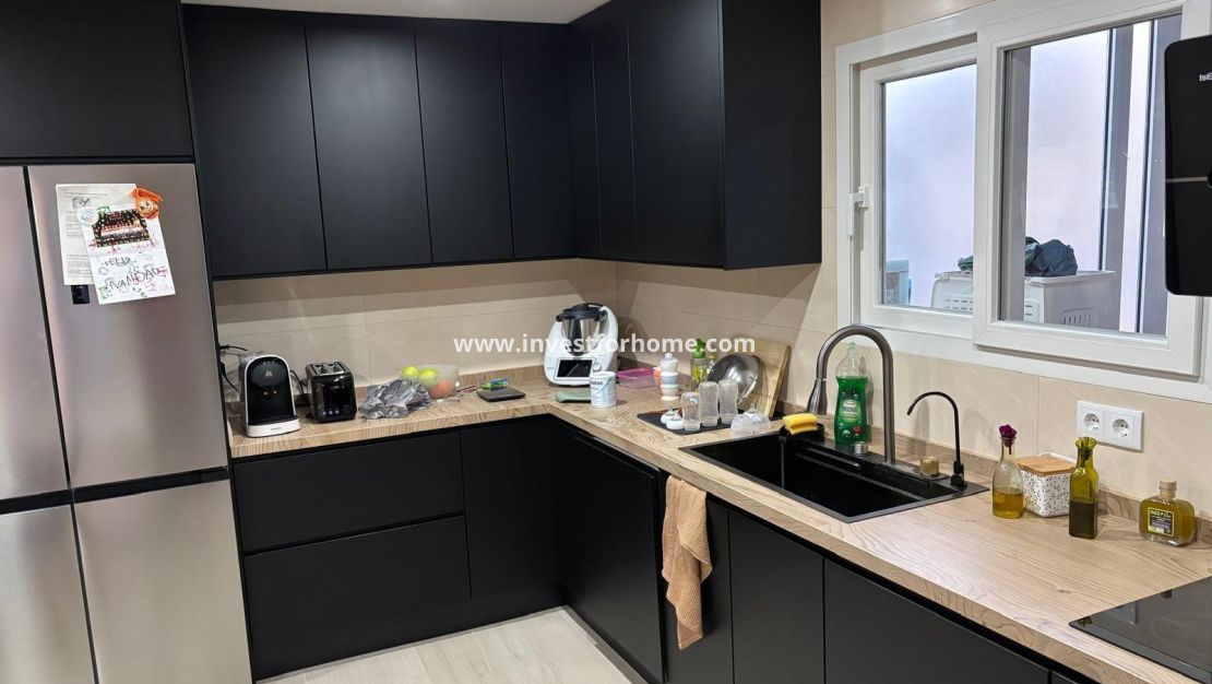 Sale - Apartment - Torrevieja - Centro