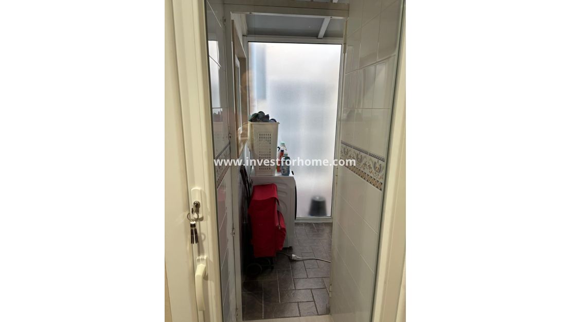 Sale - Apartment - Torrevieja - Centro