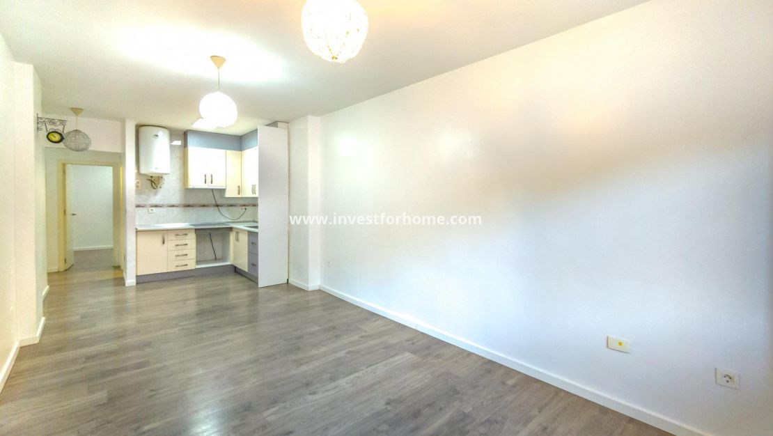 Sale - Apartment - Torrevieja - Centro