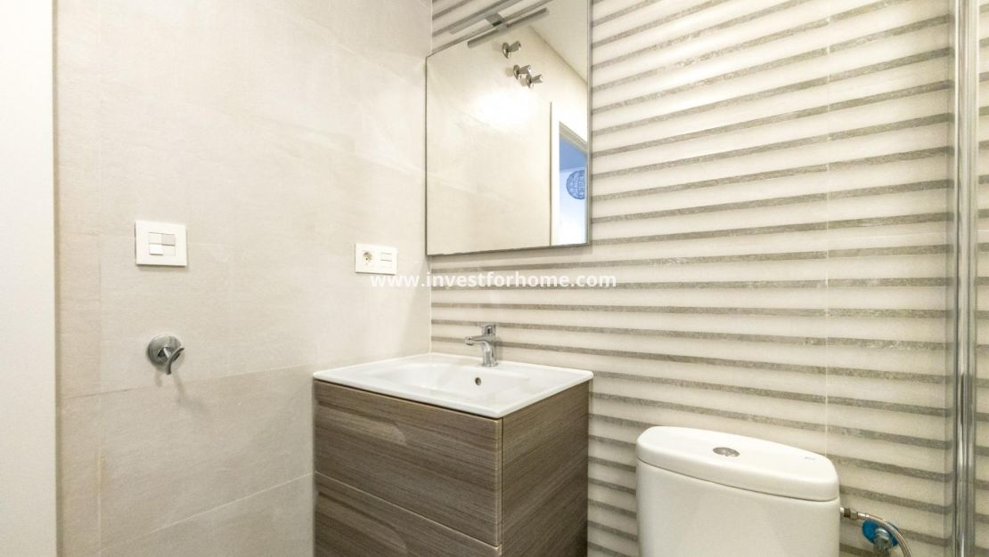 Sale - Apartment - Torrevieja - Centro