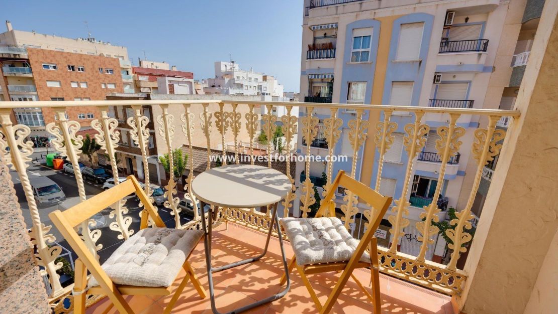 Sale - Apartment - Torrevieja - Centro