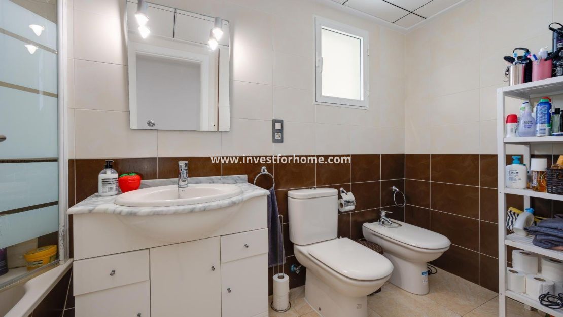 Sale - Apartment - Torrevieja - Centro