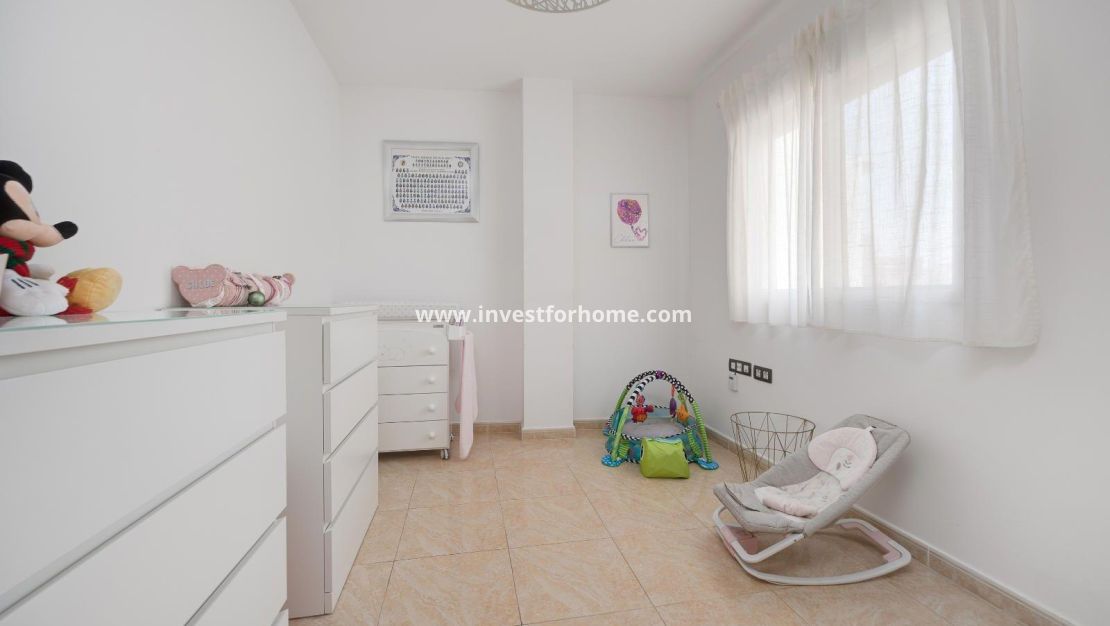 Sale - Apartment - Torrevieja - Centro